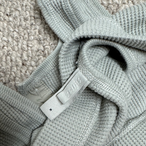 SKIMS Ribbed Button-Front Bralette - Picture 4 of 4